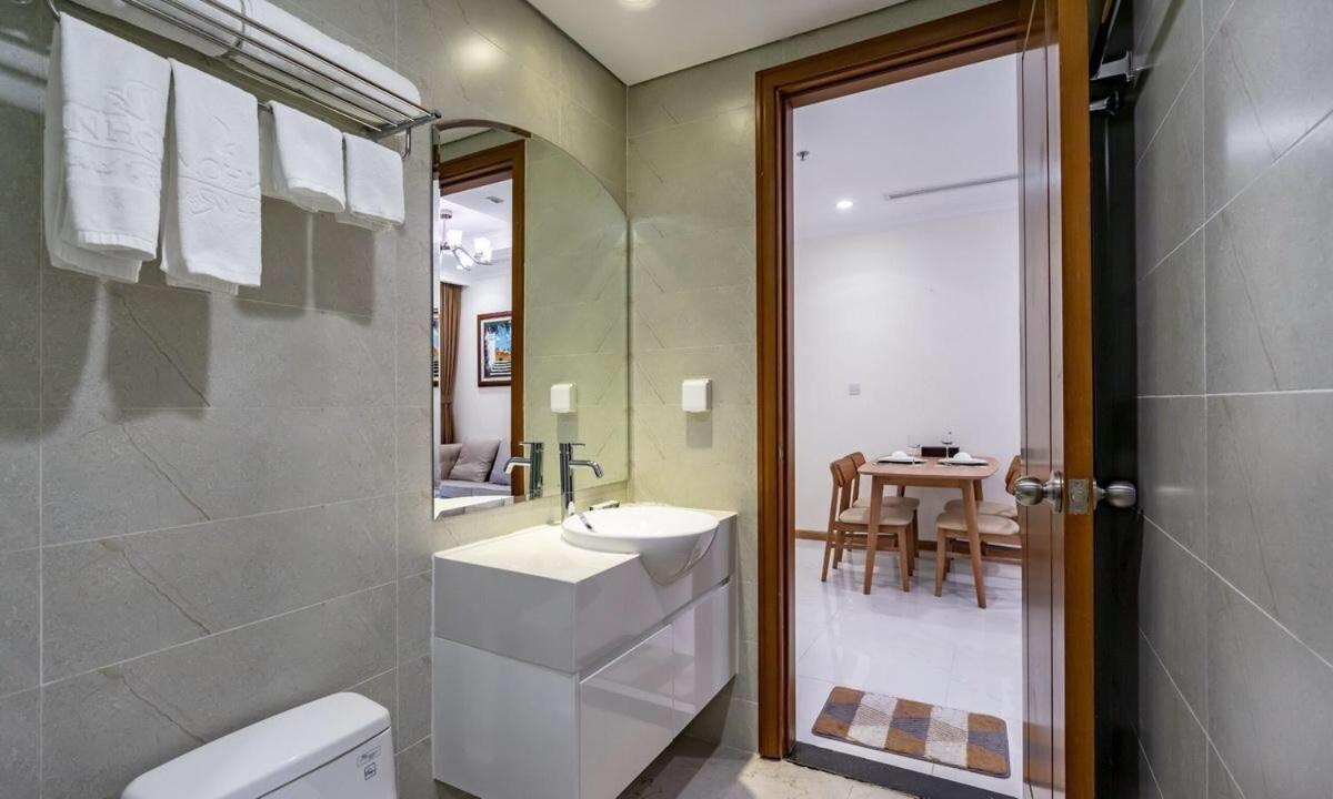 Cherry Homeapart Vinhomes Central Park Ho Chi Minh City Exterior photo